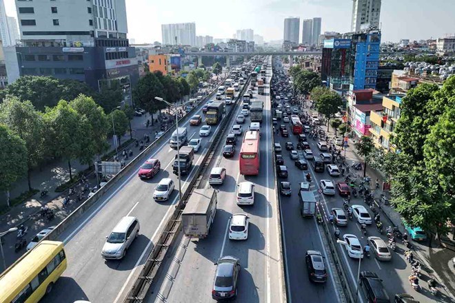 Discovery of skewed bridge pillows on Ring Road 3 elevated. Photo: Huu Chanh