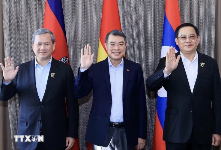 Politburo member, Prime Minister Le Minh Hung with Cambodian Prime Minister Hun Manet and Lao Prime Minister Sonexay Siphandone in Cebu, Philippines on May 8, 2026. Photo: TTXVN