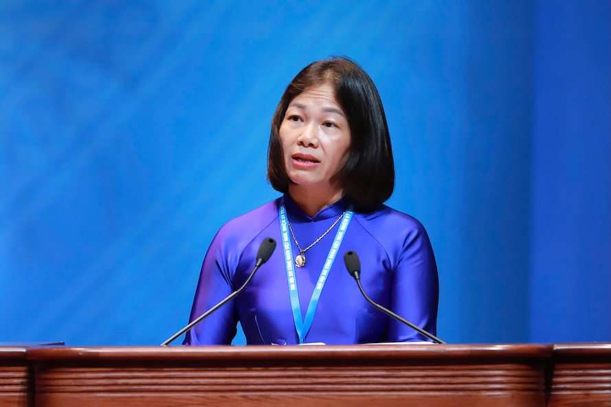 Ms. Do Thi Hien - Chairwoman of the Thai Nguyen Provincial Labor Federation exchanged views on innovating operating methods and improving the effectiveness of directing trade union activities to meet the requirements of the new situation. Photo: Huu Chanh