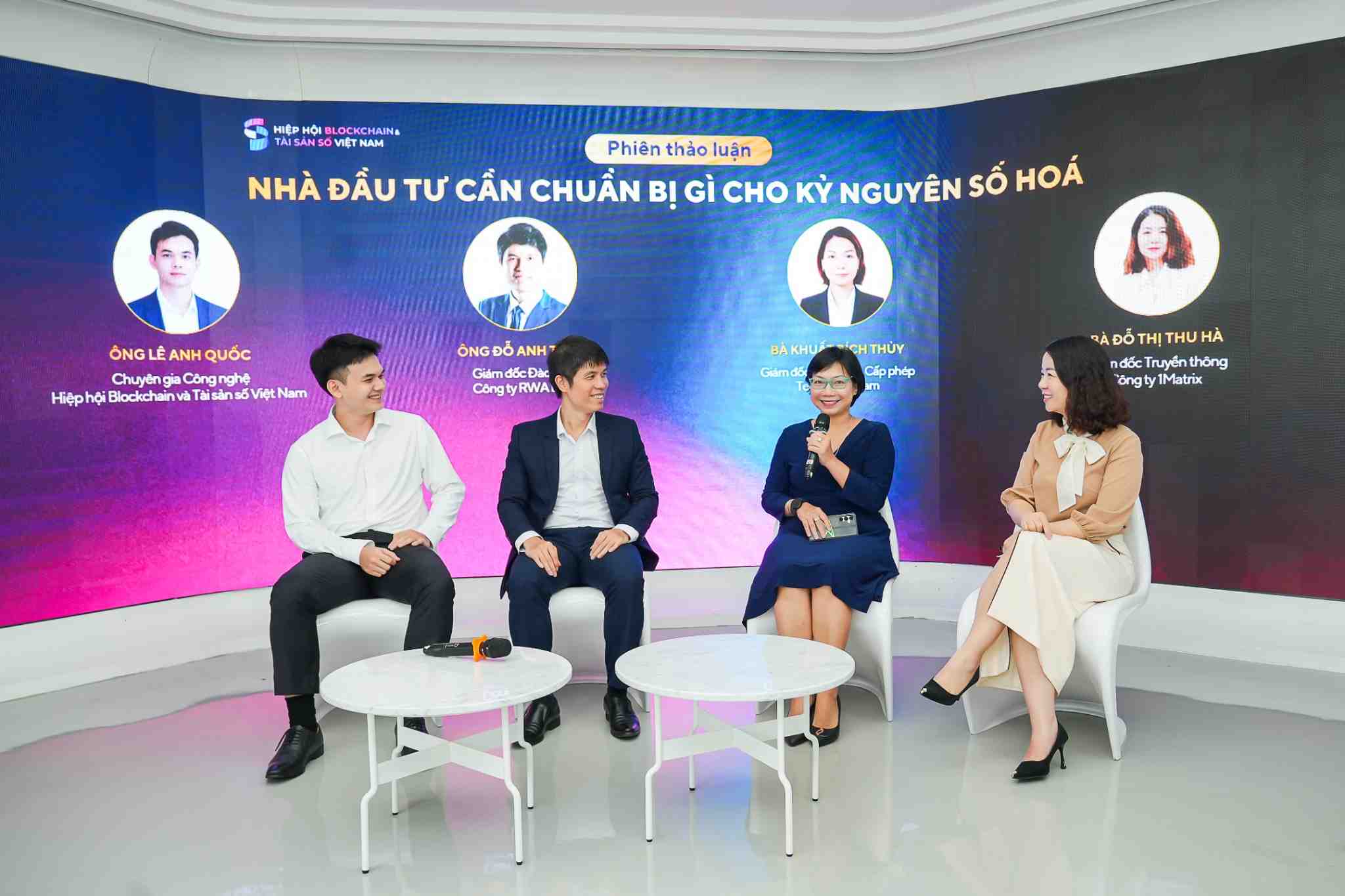 Các chuyên gia thảo luận tại Tọa đàm. Ảnh: BTC