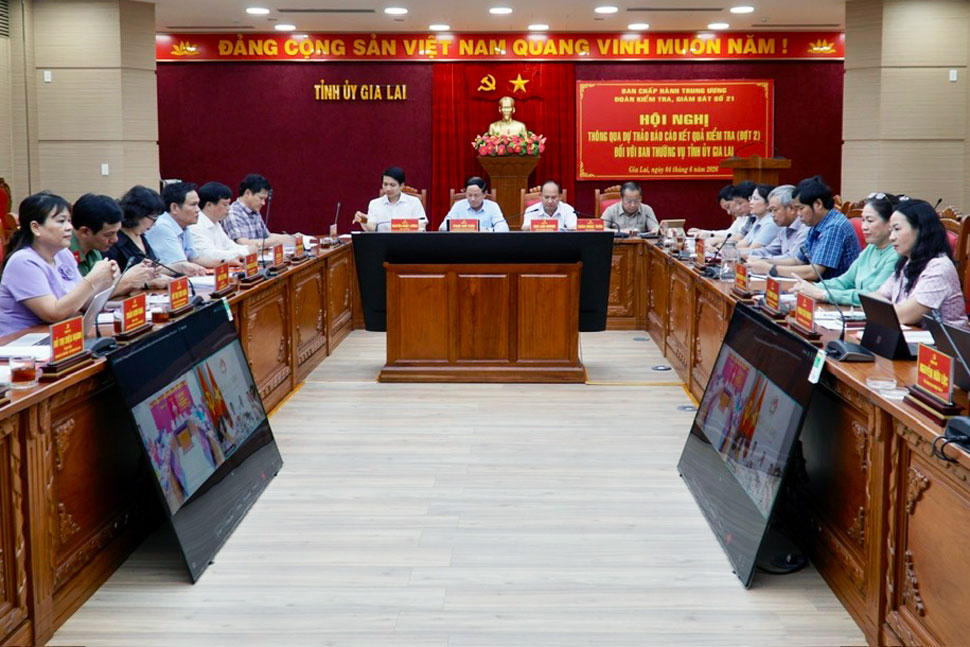Conference scene at the Gia Lai Provincial Party Committee bridge point. Photo: Hoai Phuong