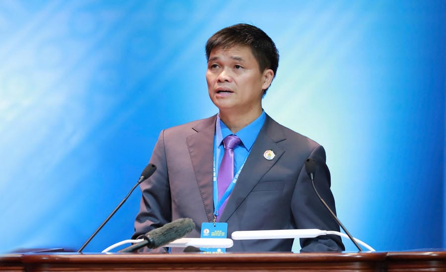 On the morning of June 4, at the 14th Congress of the Vietnam General Confederation of Labour, Vice President of the Vietnam General Confederation of Labour Ngo Duy Hieu presented a summary report on the recommendations of union members, workers and trade union organizations to the Party and State. Photo: Hai Nguyen
