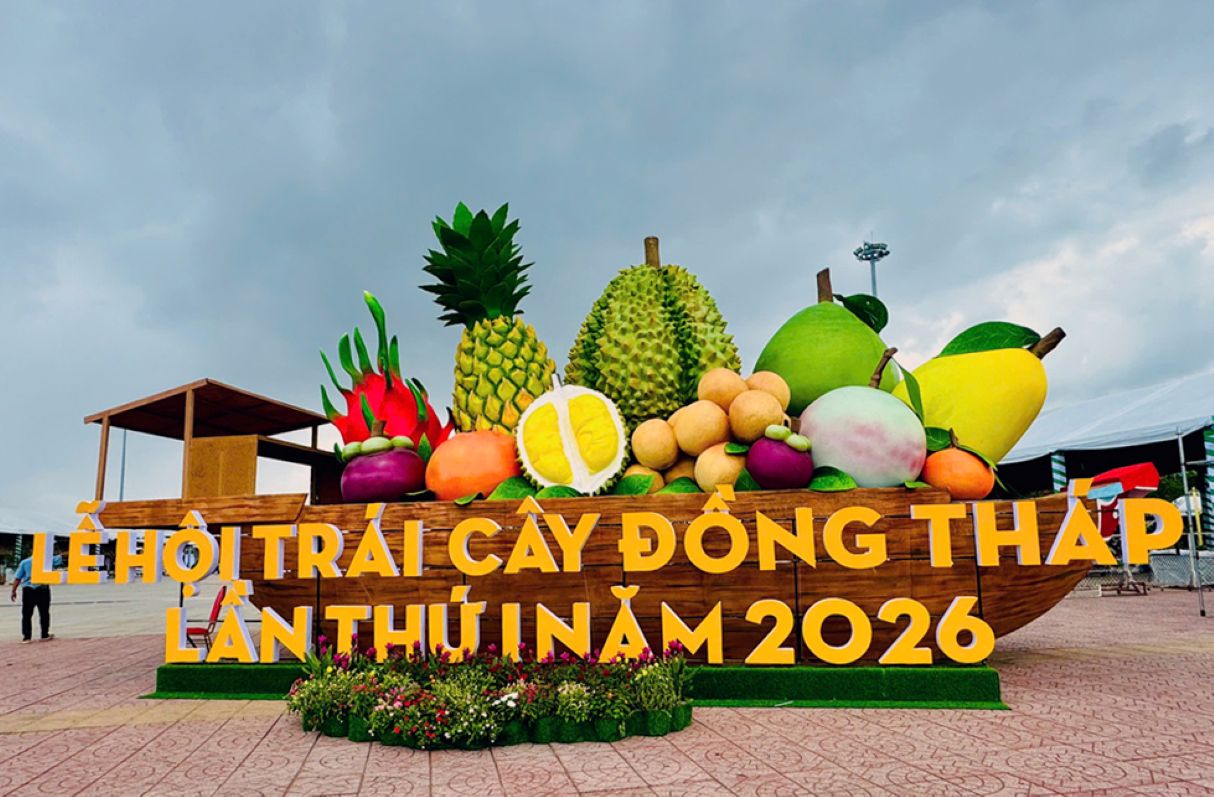 Một góc quảng trường Hùng Vương trước giờ khai mạc Lễ hội trái cây Đồng Tháp lần thứ I năm 2026. Ảnh: Việt Tiến
