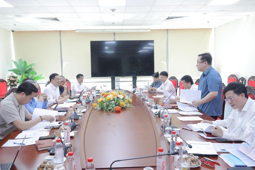 Delegates raised many opinions to improve the legal corridor, creating new impetus for the development of publishing, printing and distribution activities, especially in the digital environment. Photo: Ho Long