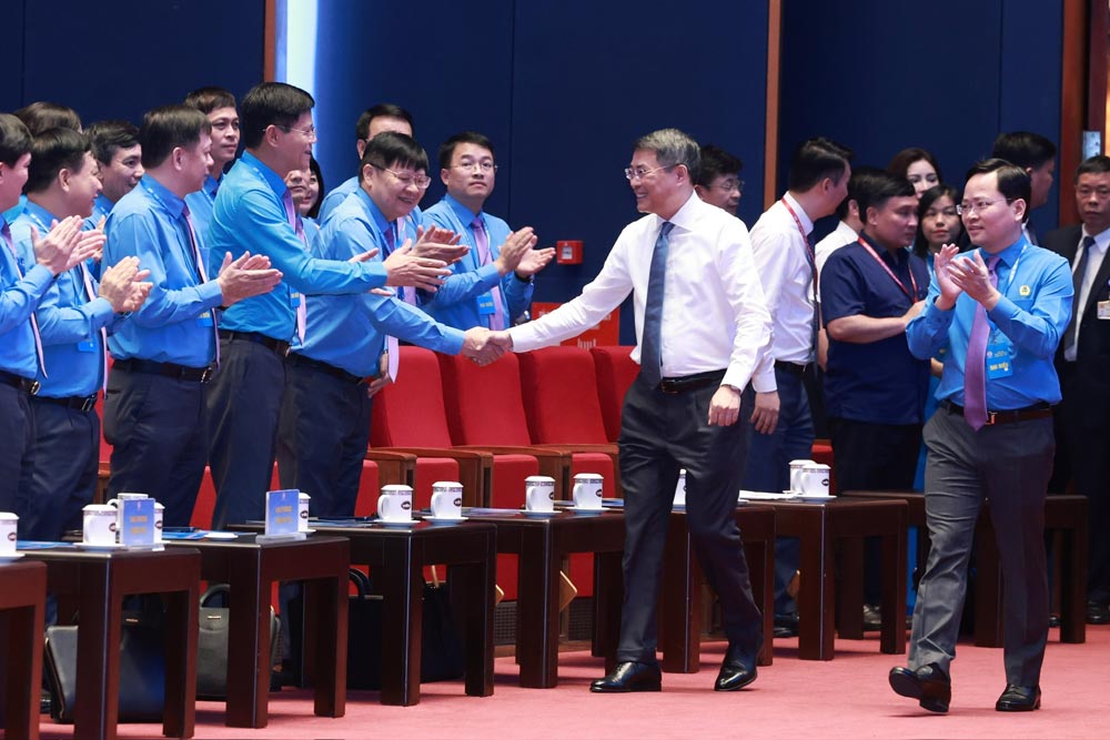 Ủy viên Bộ Chính trị, Thủ tướng Chính phủ Lê Minh Hưng tới tham gia Chương trình Thủ tướng Chính phủ trao đổi, thảo luận với đại biểu dự Đại hội XIV Công đoàn Việt Nam. Ảnh: Hải Nguyễn