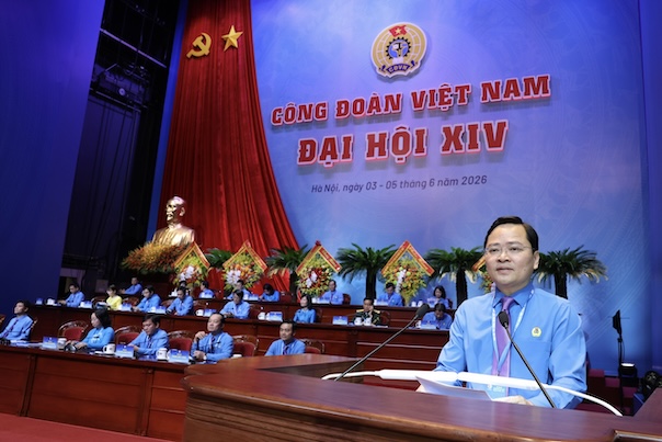 Ông Nguyễn Anh Tuấn - Ủy viên Ban chấp hành Trung ương Đảng, Phó Chủ tịch Ủy ban Trung ương Mặt trận Tổ quốc Việt Nam, Bí thư Đảng ủy, Chủ tịch Tổng Liên đoàn Lao động Việt Nam khoá XIV, nhiệm kỳ 2026 – 2031 phát biểu bế mạc Đại hội. Ảnh: Hữu Chánh