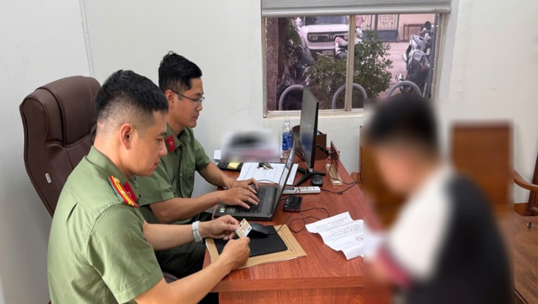 Dak Lak Provincial Police handle cases of posting unverified information, affecting the reputation of the force. Photo: Police provided