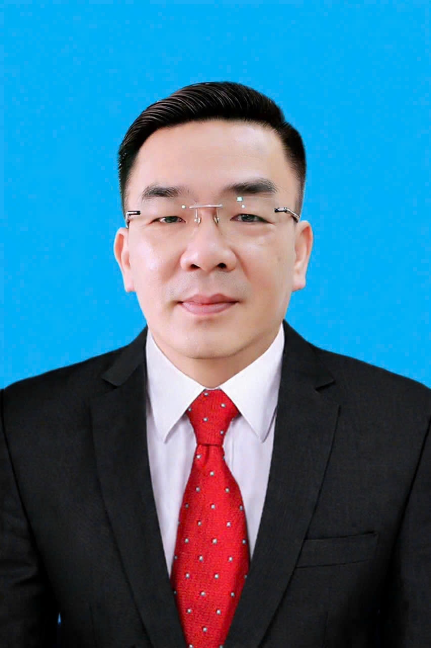 Mr. Nguyen Luong Tam, Member of the Executive Committee of the Vietnam General Confederation of Labour, Chairman of the Vietnam Medical Union.