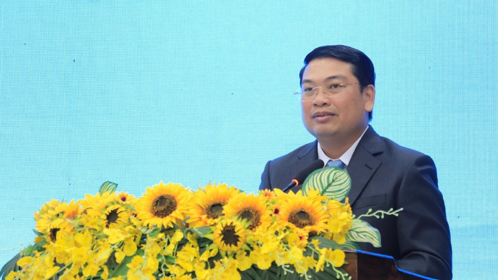 Phó Chủ tịch UBND tỉnh An Giang Lê Trung Hồ phát biểu tại hội nghị. Ảnh: Lê Vy