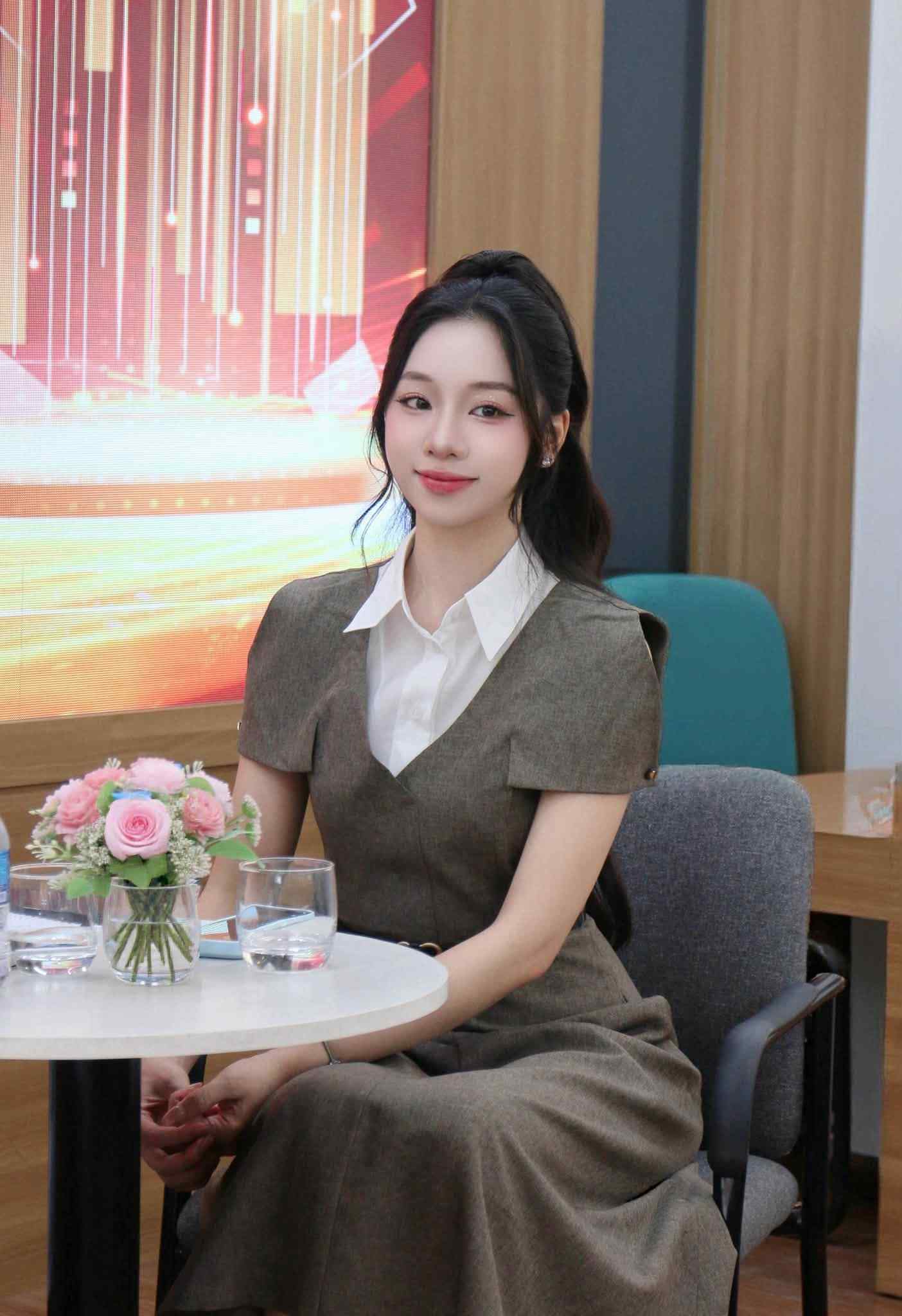 Theo Đại sứ Du lịch và Môi trường, người trẻ chính là thế hệ kiến tạo tương lai, góp phần xây dựng đất nước ngày càng phát triển và giàu bản sắc. Ảnh: NVCC