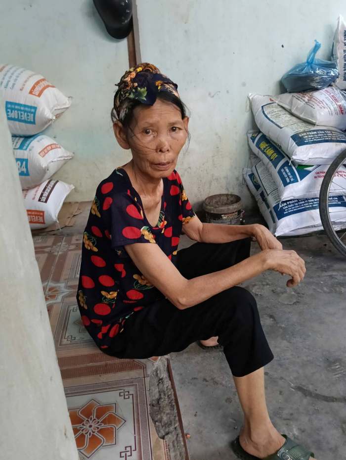 Mẹ của em Dương sức khỏe yếu, không có khả năng lao động. Ảnh: Gia đình cung cấp.