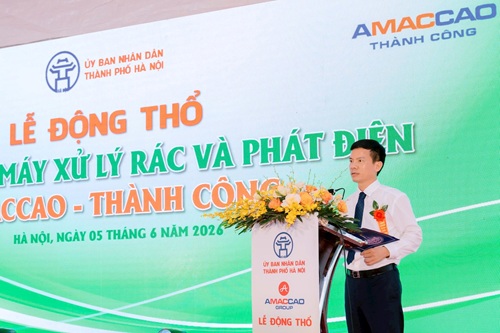 Phó Chủ tịch UBND thành phố Bùi Duy Cường phát biểu tại buổi lễ. Ảnh: Phạm Công