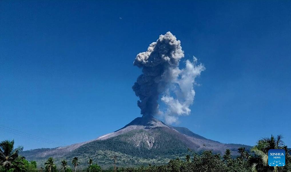 An eruption of Mount Lewotobi Laki-Laki in Indonesia. Photo: Xinhua