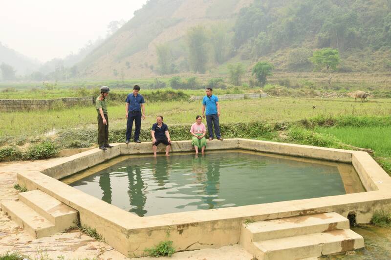 Suối khoáng nóng Púng Hỏn, bản Liềng, xã Mường Lèo. Ảnh: Trường Sơn