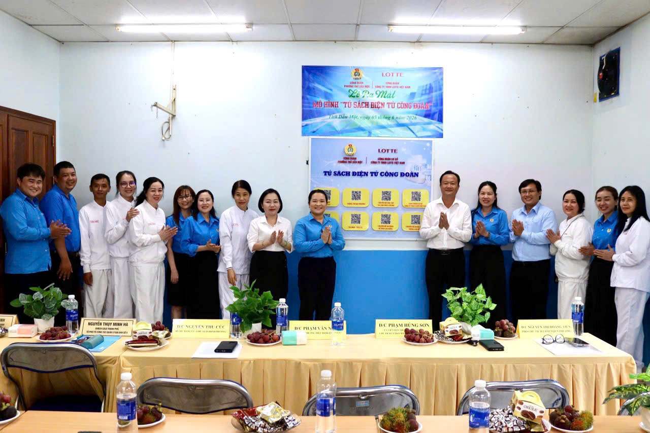Tủ sách điện tử Công đoàn chính thức ra mắt. Ảnh: Công đoàn cung cấp