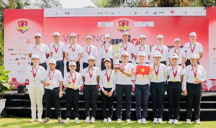 The Vietnamese youth golf team was crowned champion of the Viet-Sing Junior Cup 2026. Photo: VGA