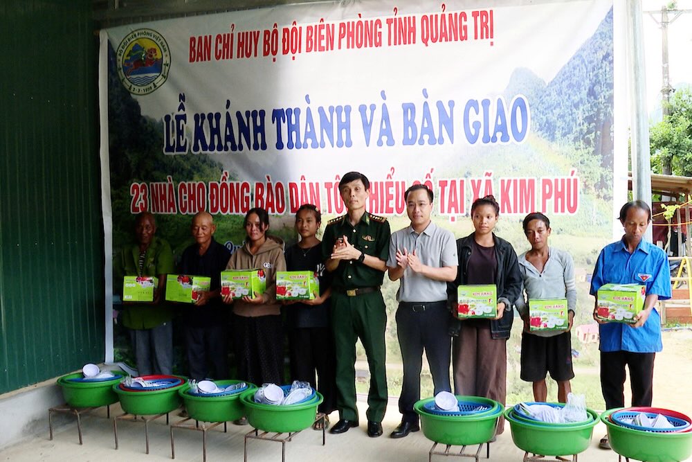 Inauguration of 23 houses for people in the border area of Quang Tri. Photo: Quang Tri Border Guard