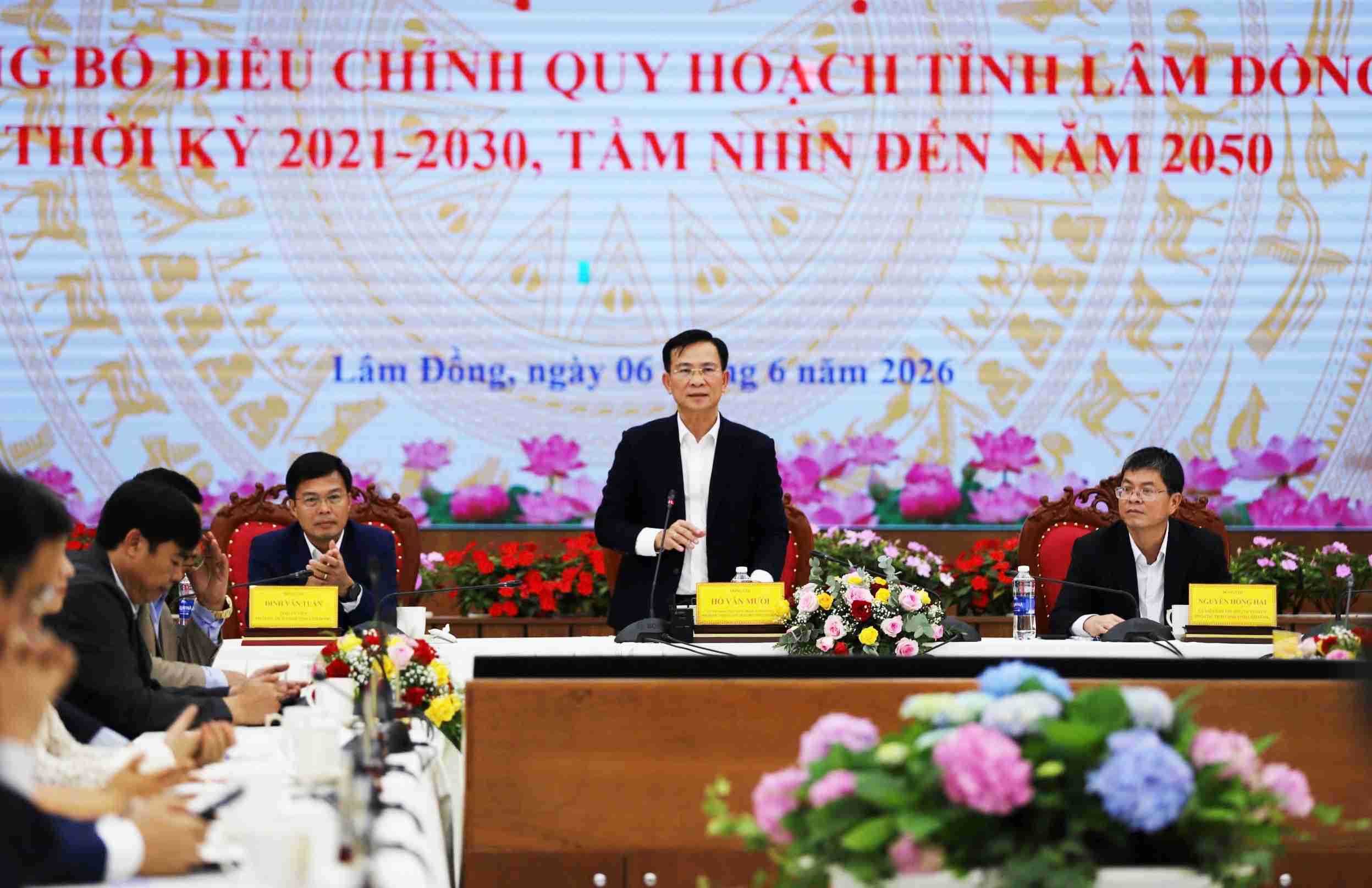 Lam Dong organizes the announcement of planning adjustments for the period 2026 - 2030 and vision to 2050. Photo: Phuc Khanh