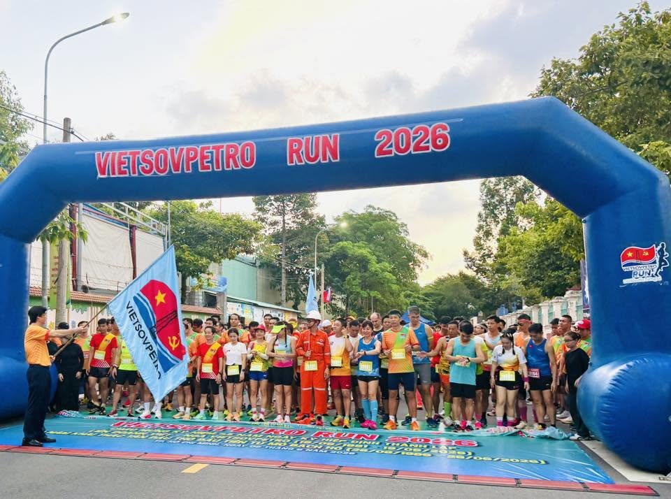 The Vietsovpetro Run 2026 race attracted more than 1,600 union members and workers to participate. Photo: CĐVSP
