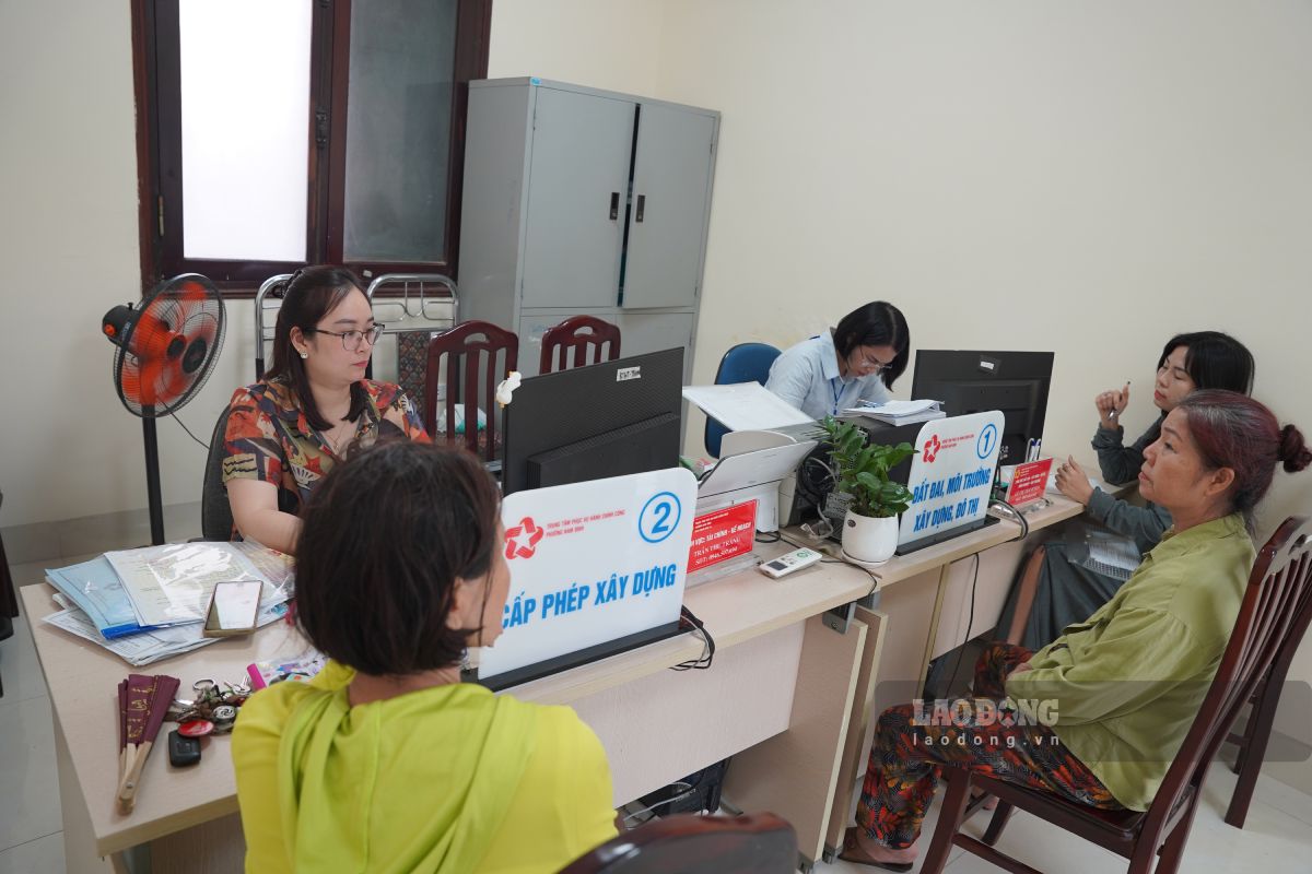 Nam Dinh ward resolved 16,356 dossiers after 1 year of operation of the local government at 2 levels. Photo: Luong Ha
