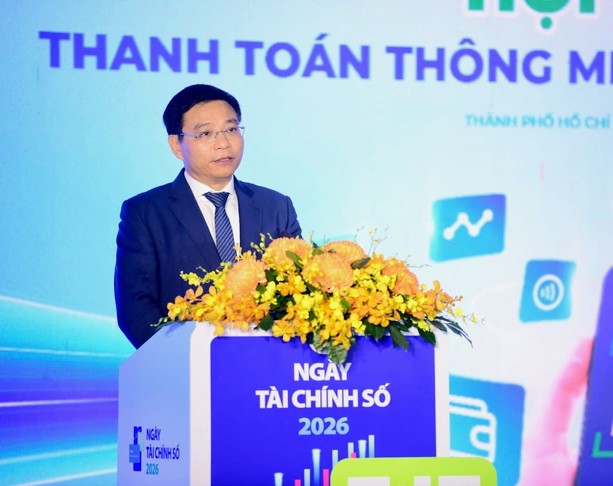 Member of the Party Central Committee, Deputy Prime Minister Nguyen Van Thang requested the State Bank to continue to improve institutions and create favorable conditions for new payment models. Photo: Quang Dinh