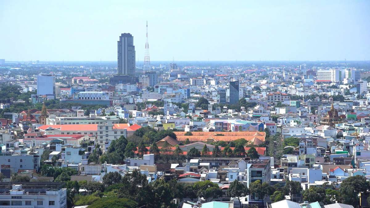 Before June 30, the People's Committees of provinces and cities directed the People's Committees of communes to develop a project to arrange villages and residential groups. In the photo, a corner of Can Tho City seen from above. Photo: Ta Quang