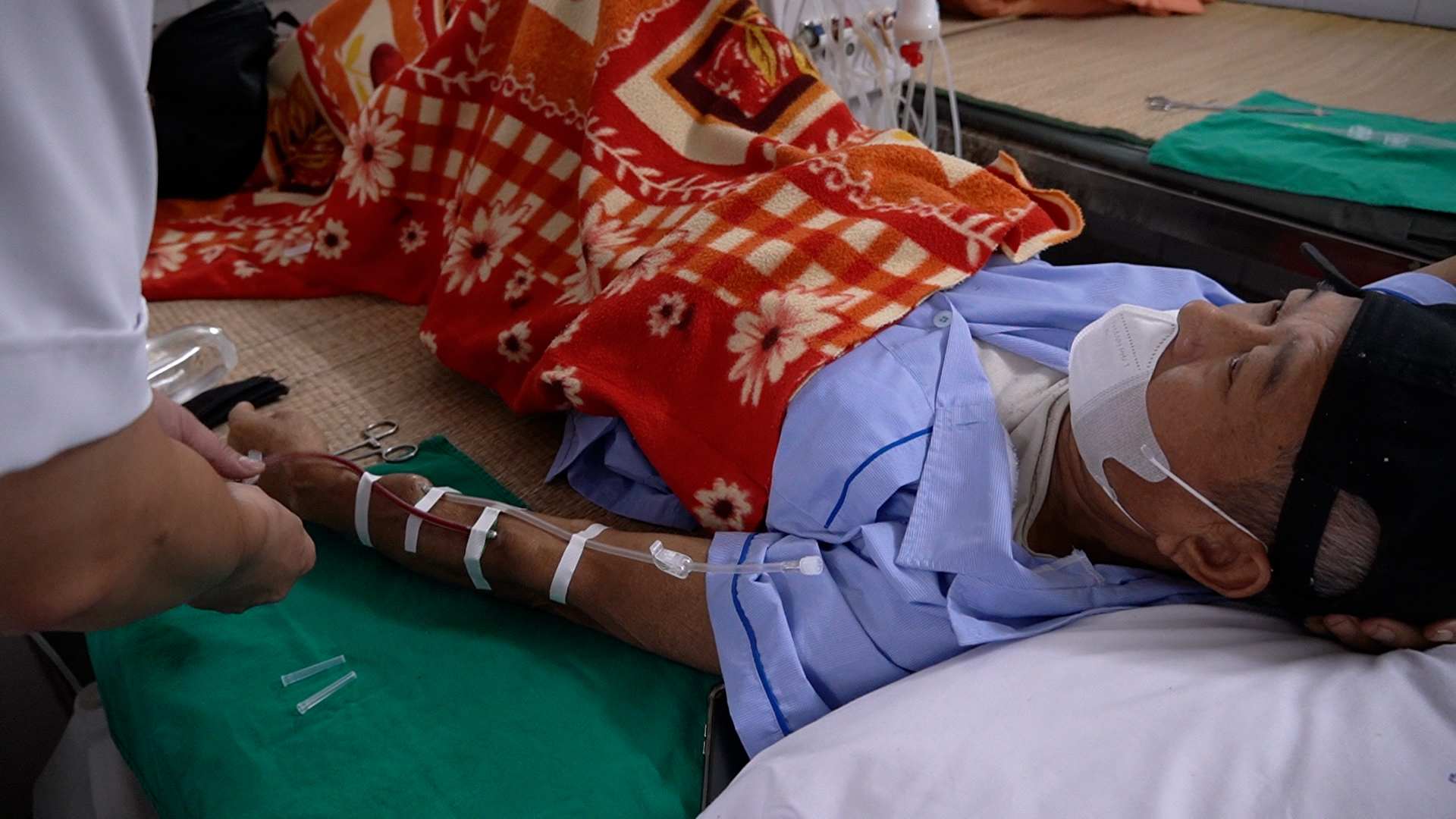 Doctors warn of common mistakes in dialysis patients on hot sunny days.