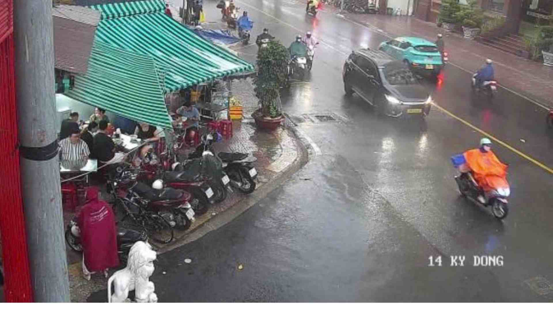 Mưa dông bao trùm nhiều khu vực TP.HCM, đề phòng lốc sét và gió giật mạnh. Ảnh: UDI maps
