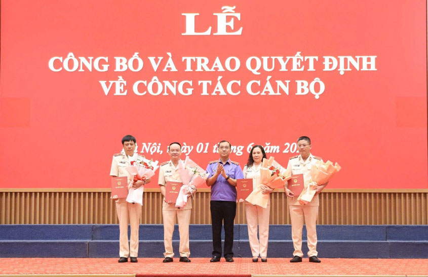 Buổi trao quyết định bổ nhiệm 4 chức vụ lãnh đạo quản lý cấp Vụ và tương đương hôm 1.6. Ảnh: VKSND Tối cao