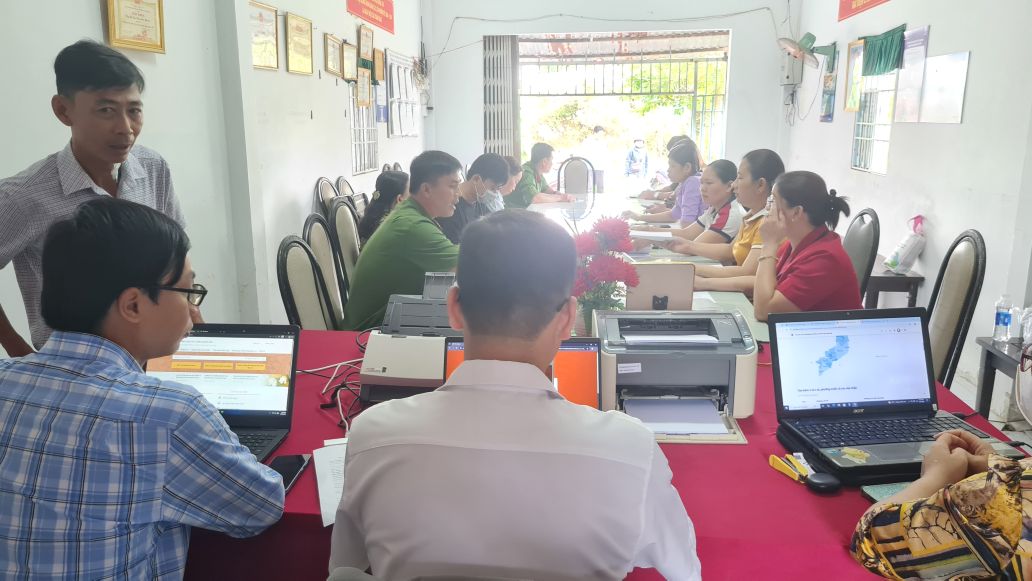 Ca Mau promotes simplifying administrative procedures for people and businesses. Photo: Nhat Ho.