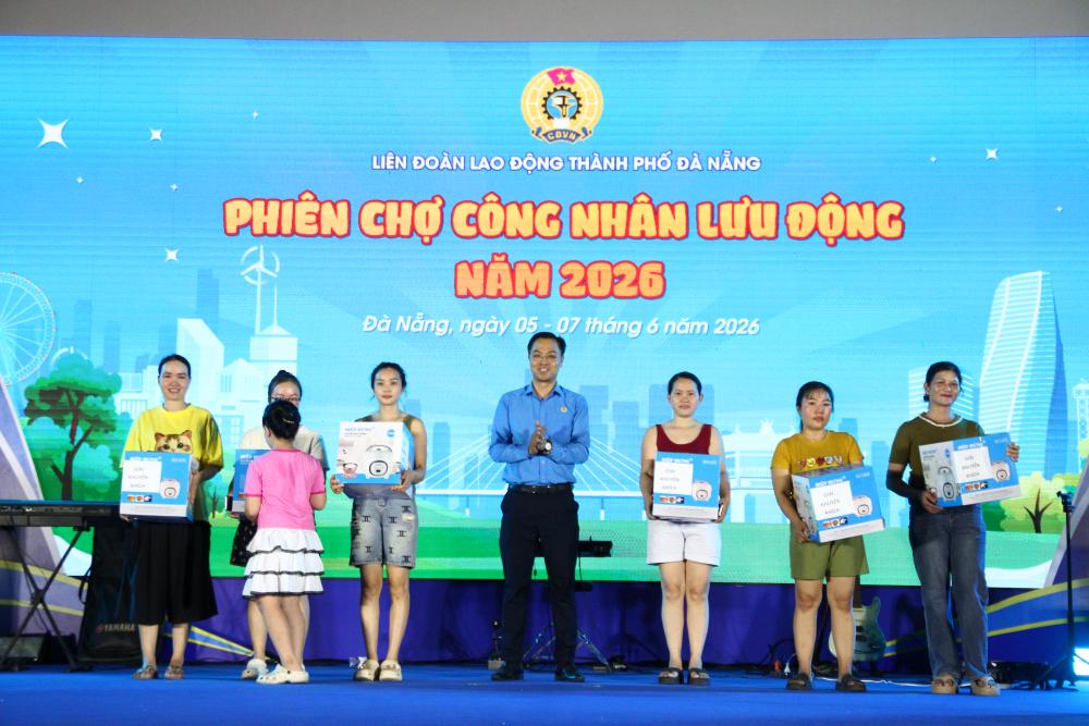 Nhiều hoạt động ý nghĩa dành cho đoàn viên, người lao động tại chương trình. Ảnh: Thanh Huyền