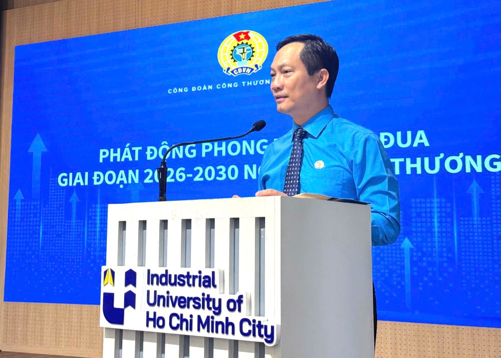 Ông Lê An Hải - Ủy viên Ban Thường vụ Tổng LĐLĐVN, Chủ tịch Công đoàn Công Thương Việt Nam phát biểu tại buổi lễ. Ảnh: Thùy Linh