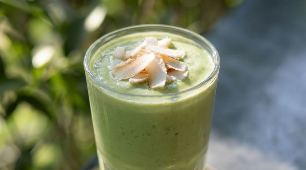 Delicious coconut butter smoothie recipe, suitable for enjoying on hot summer days. Photo: Tuan Dat