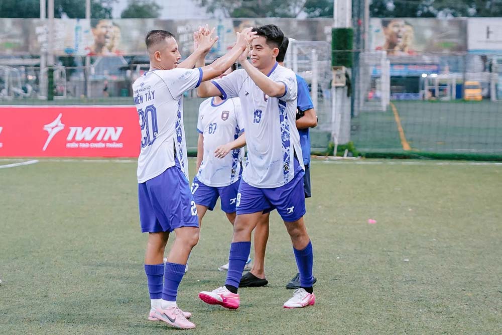 The Mekong Delta Sports Festival wins the championship of the Four Heroes Football Tournament - iWin Sports 2026. Photo: Nguyen Khanh