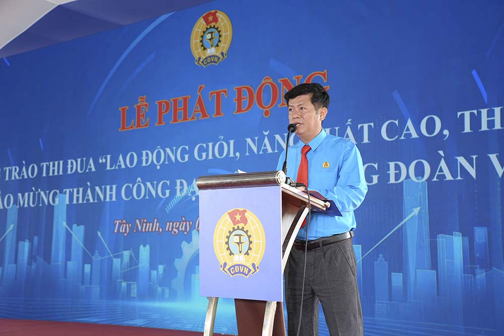 Ông Trần Lê Duy phát biểu tại chương trình. Ảnh: LĐLĐ tỉnh Tây Ninh
