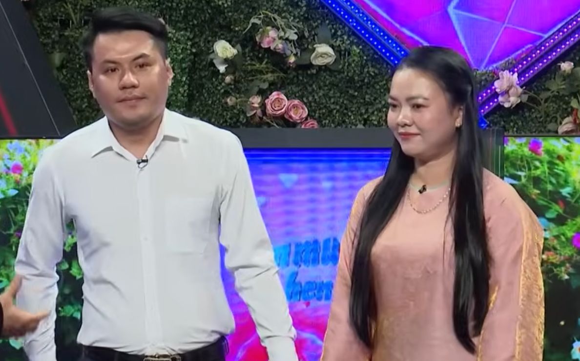 The guy and the teacher at the dating program. Photo: MCV Unit.