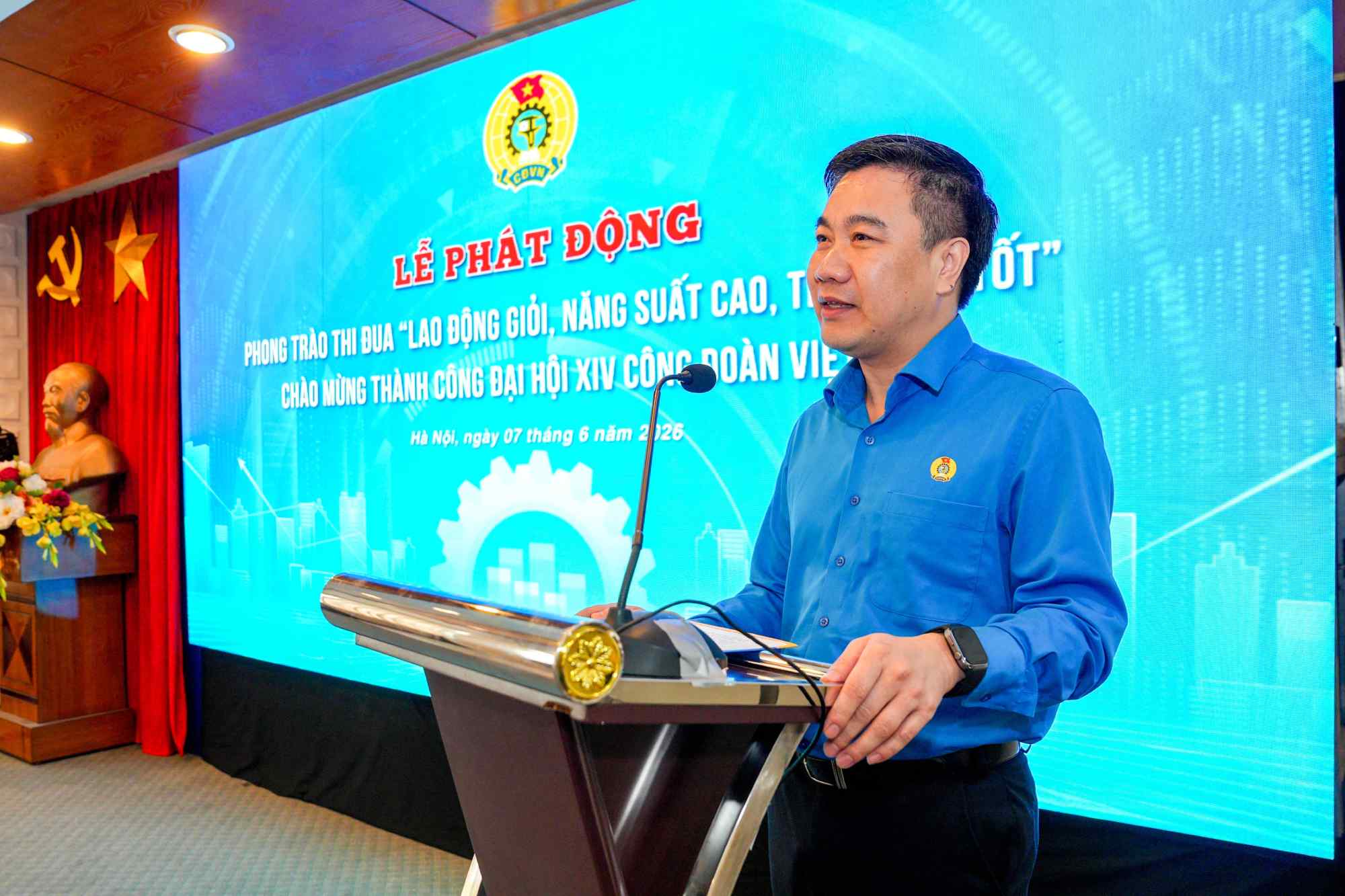 Mr. Nguyen Thanh Trung - Vice Chairman of the Vietnam Bank Union launched the "Good Labor, High Productivity, Good Income" movement throughout the banking industry. Photo: Hoang Giap