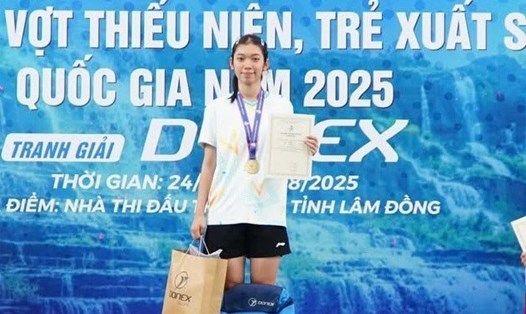 Badminton player Nguyen Thi Thu Huyen won in the women's singles final of the 2026 National Youth Championship. Photo: Vietnam Badminton Federation
