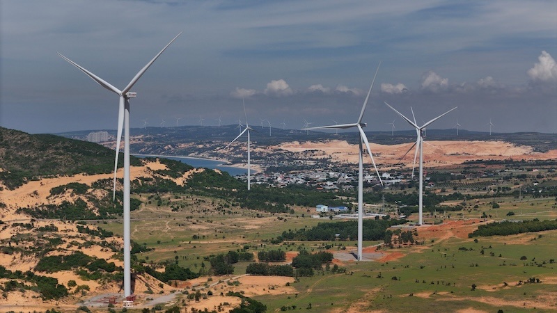 De nombreuses politiques importantes pour le secteur des énergies renouvelables, en particulier l'énergie éolienne offshore, ont été perfectionnées. Photo: Hải Nguyễn