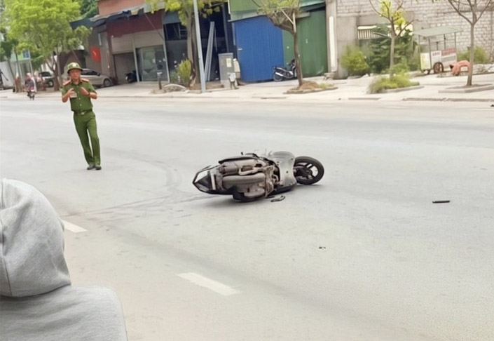 Scene of the collision with the truck that caused Ms. Nh to die while riding a motorbike. Photo: Hoang Anh