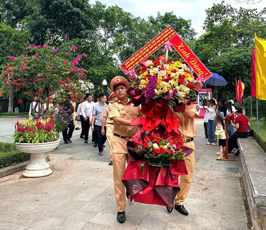 Chương trình góp phần lan tỏa những giá trị tốt đẹp từ quê hương Bác đến tuổi trẻ lực lượng Cảnh sát giao thông. Ảnh: Ngọc Anh