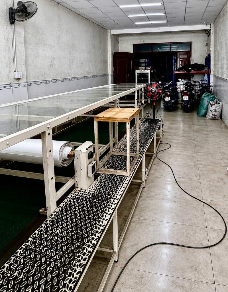 Các công cụ sản xuất của bị can. Ảnh: Công an