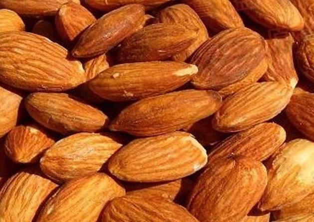 Almonds are a type of nut that housewives should choose for family meals to supplement magnesium and lose weight effectively. Sound: Kieu Vu