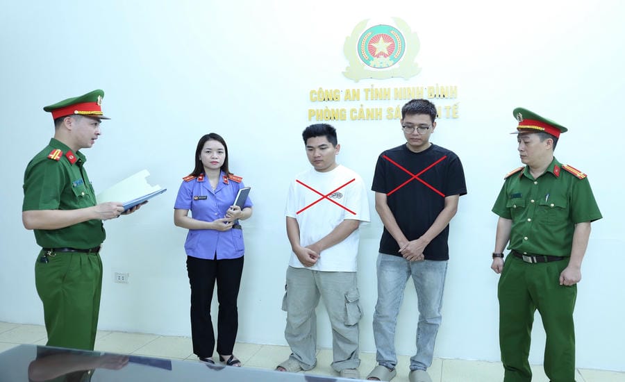Cơ quan Cảnh sát điều tra Công an tỉnh Ninh Bình ra Quyết định khởi tố vụ án hình sự, khởi tố các bị can về hành vi “Xâm phạm quyền sở hữu công nghiệp”. Ảnh: Bộ Công an