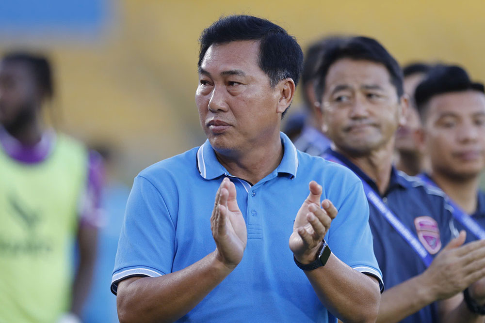 Coach Hua Hien Vinh of Becamex Ho Chi Minh City club. Photo: Thanh Vu