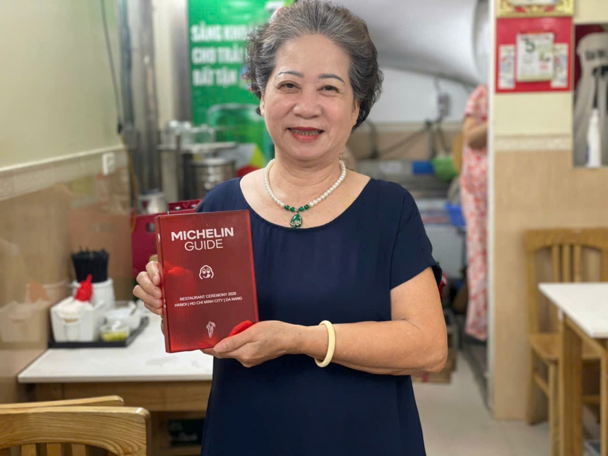 Những ngày gần đây, bánh cuốn Thanh Vân trở thành địa điểm được nhiều du khách quốc tế săn đón sau khi góp mặt trong danh sách Bib Gourmand. Ảnh: I La