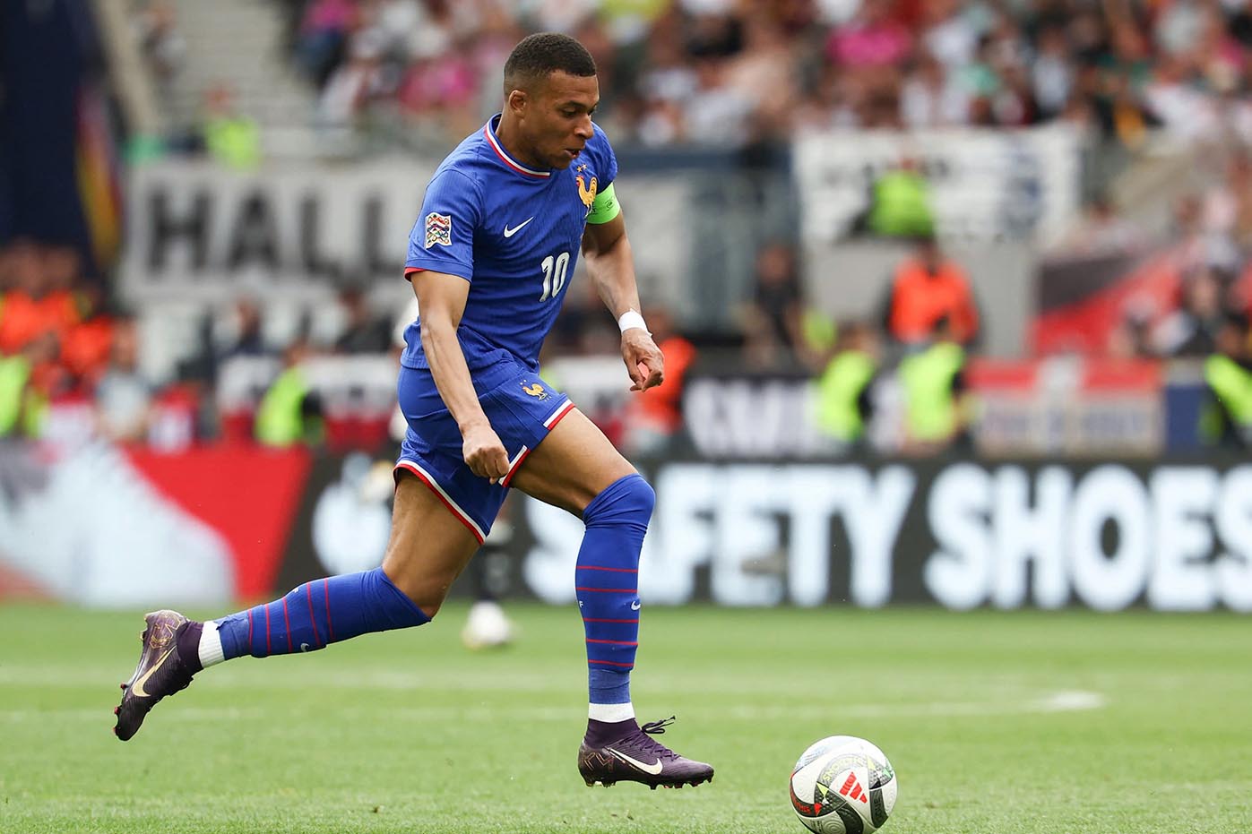Mbappe vẫn là đầu tàu của tuyển Pháp. Ảnh: AFP