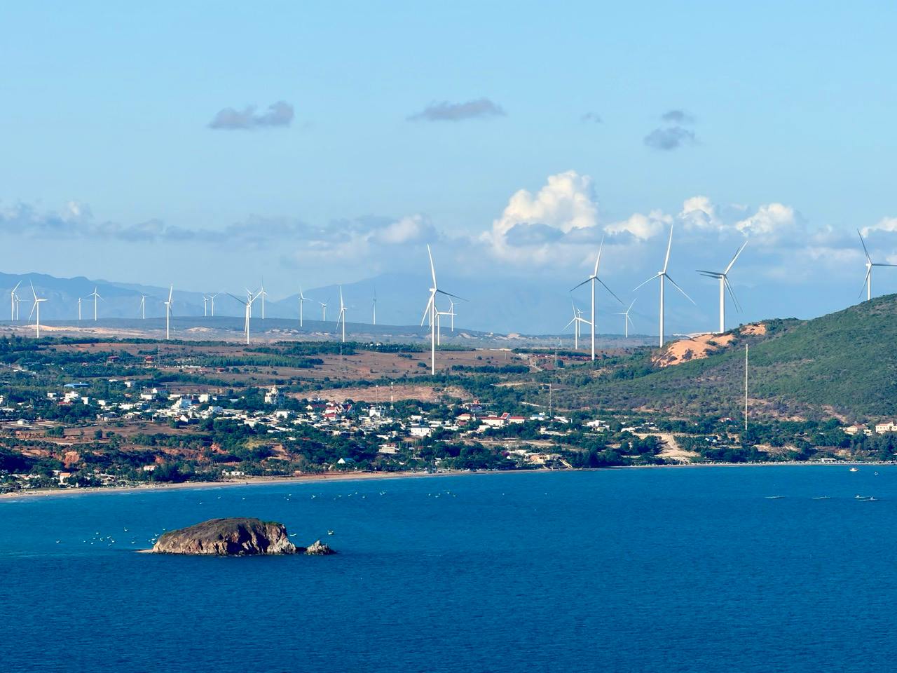 Wind power in Ninh Thuan. Photo: Thuy Linh