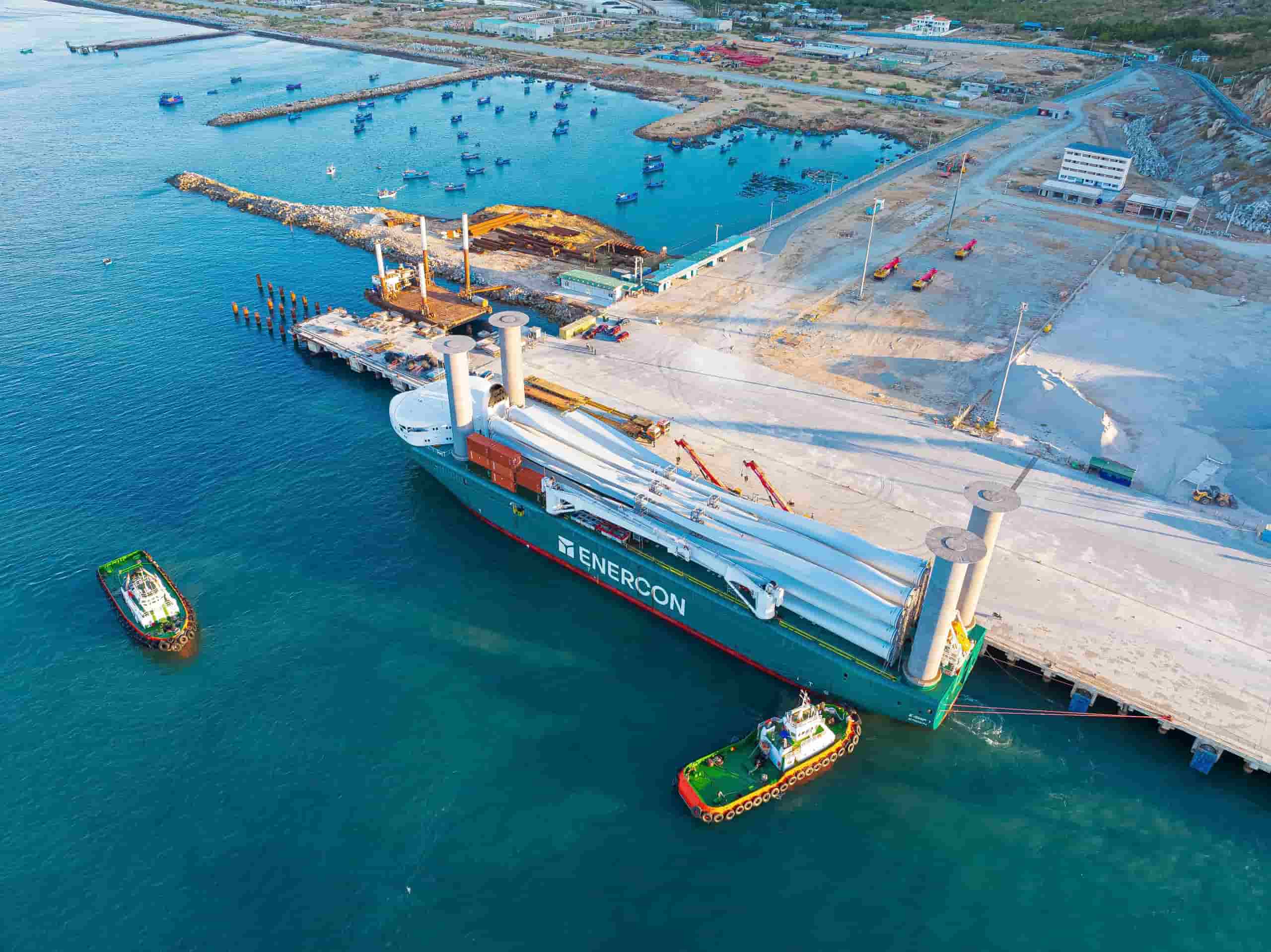 Khanh Hoa province is focusing on attracting investment to realize the double-digit goal. Photo: Huu Long