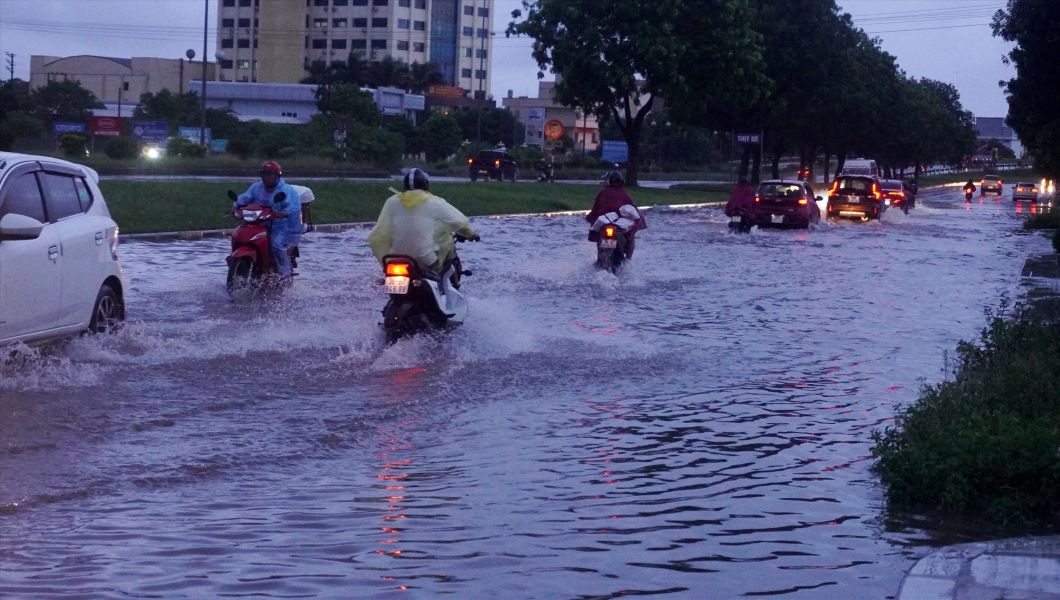 Après une longue vague de chaleur, Thanh Hóa est confrontée au risque de fortes pluies, provoquant des inondations. Photo des inondations après de fortes pluies à Thanh Hóa en juin 2025. Photo: Quách Du